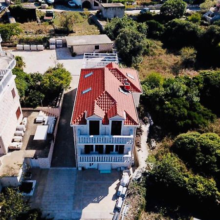 Villa Tonika Povlja  Buitenkant foto