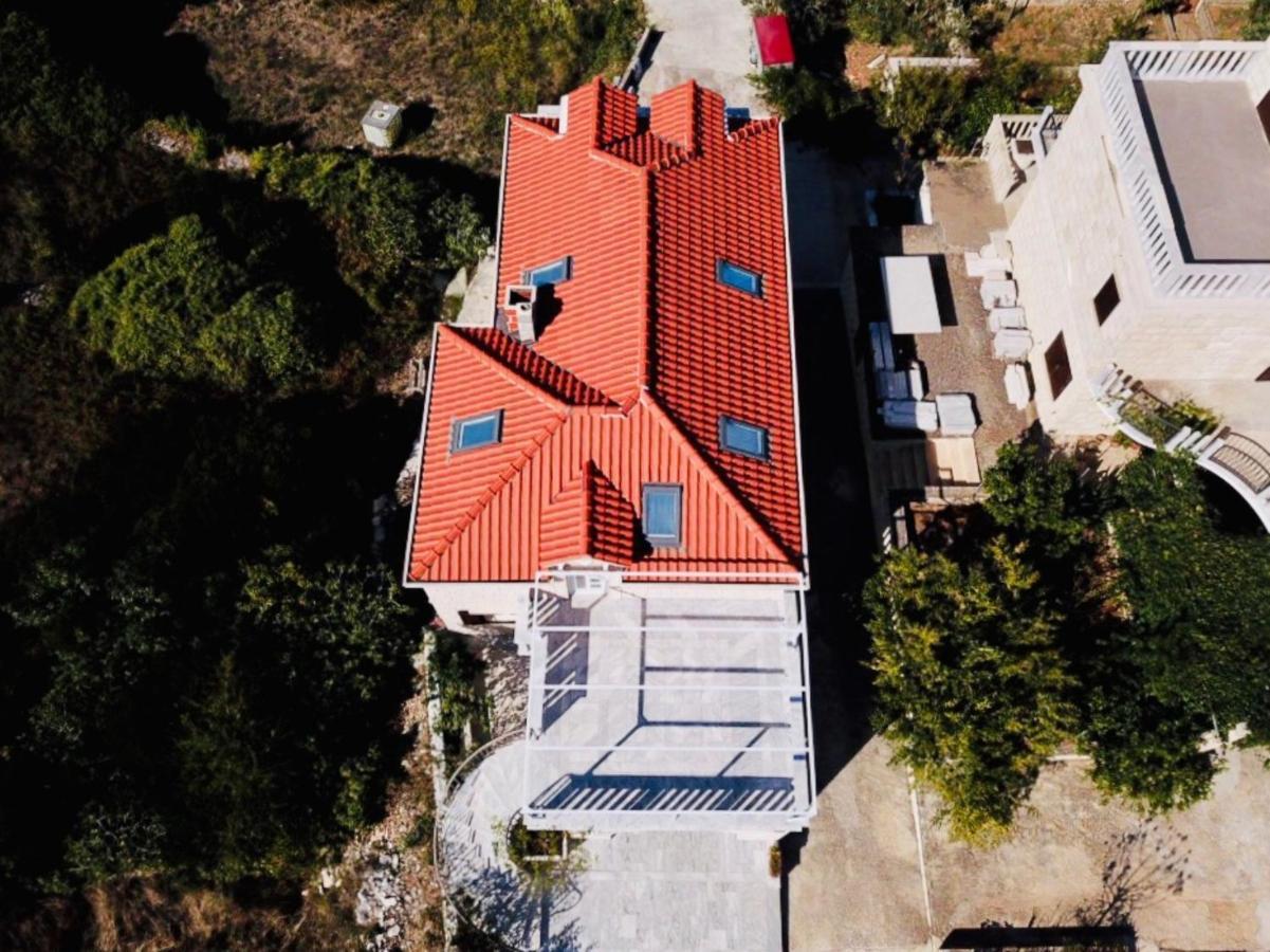 Villa Tonika Povlja  Buitenkant foto