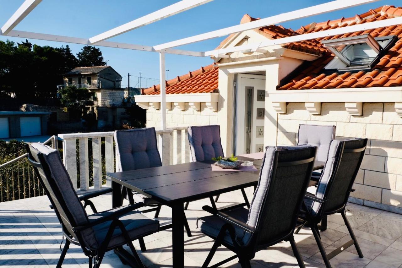 Villa Tonika Povlja  Buitenkant foto